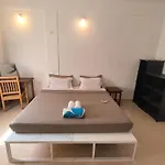 J-House, Spacious Apartments With Balconies, Thalassa 1Min Away
